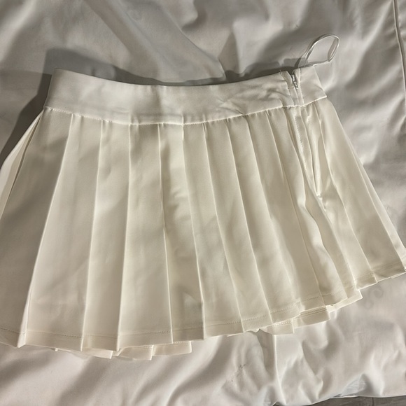 Tenshoppe, Size S. All white, Zipper left hip - Picture 4 of 4